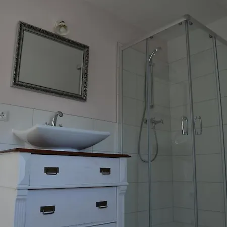 Gutshaus Redentin 公寓 *