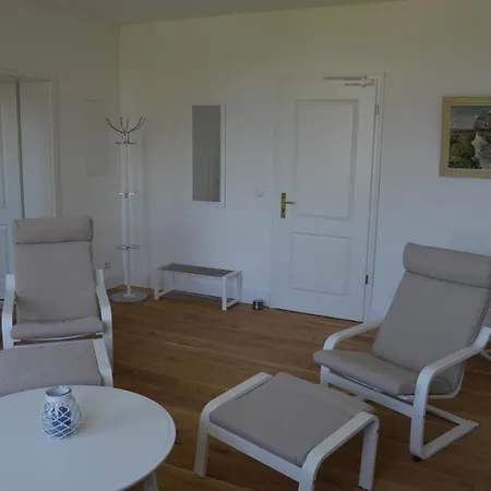 Gutshaus Redentin 公寓 *